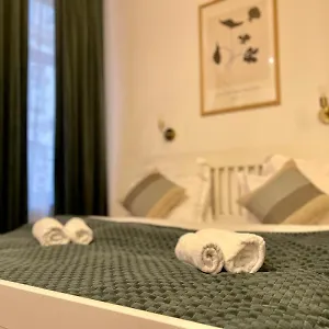 https://apt-marseille-old-town-studio.bucharesthotelsnow.com