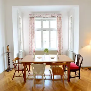 Classy Apartment, 10 Min To The Centre Appartamento